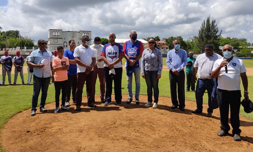 Con amplios incentivos para los equipos ganadores inauguran torneo de beisbol campesino en María Trinidad Sánchez