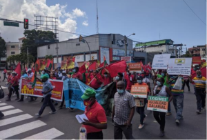 En el Día del Trabajo, cientos marchan en demanda libertad sindical y mejores condiciones laborales