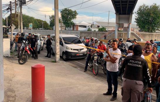 Delincuentes matan comerciante a pocos metros de cuartel en Santiago y logran escapar