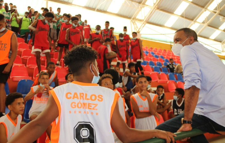 Arranca torneo U-14 Asociación de Baloncesto de Espaillat dedicado al senador Carlos Gómez