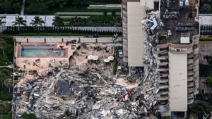 Temen no haya sobrevivientes entre los 159 desaparecidos en derrumbe de edificio en Miami; muertos suben a 4