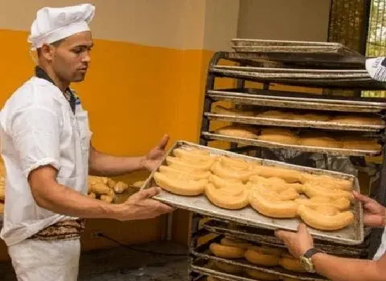 Confirmado! Desafiando al Estado, panaderos anuncian aumentarán el pan a RD$10 la unidad y dos por RD$15