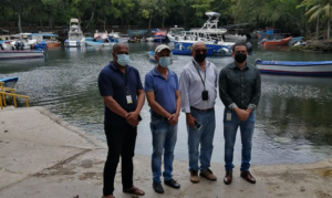 Pescadores y dueños de botes acuerdan con Turismo para sacar embarcaciones de la Laguna Gri-Grí