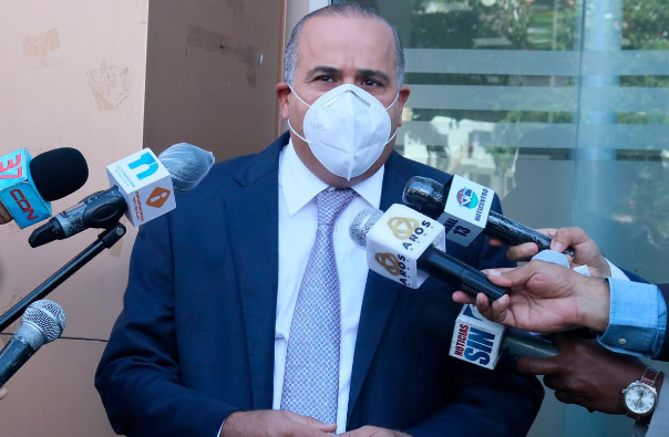 Senador Victoria Yeb también fustiga a Jean Alain: «Cobarde, cuando uno está en la cima debe pensar cómo bajar a la realidad»