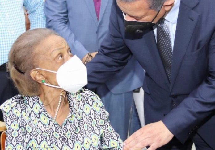 Personalidades expresan pesar por fallecimiento de doña Yolanda Reyna