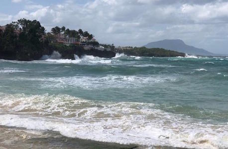 Colocan bandera roja en balnearios de Puerto Plata ante efectos indirectos del huracán Elsa