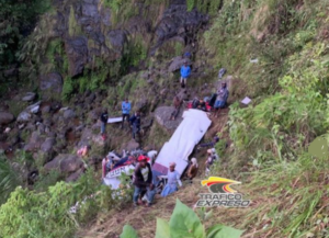 Mueren dos pilotos dominicanos al desplomarse aeronave con seis personas a bordo en Haití