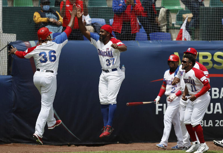 Beisbol dominicano logra su primera victoria en Tokio 2020 blanqueando 1-0 a México