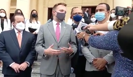 Hablan los gringos! Encargado de negocios EU en RD llama a mantener la calma a partes se disputan Presidencia de Haití