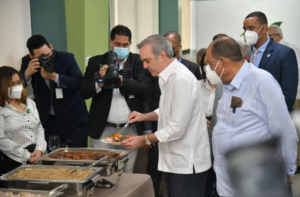 Abinader dice Gobierno tiene presupuesto especial para enfrentar fiebre porcina; ya han pagado RD$29 millones