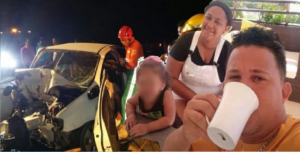Mueren tres miembros de una familia puertoplateña al incendiarse carro chocado por patana en autopista del Coral
