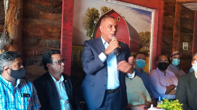 Senador Carlos Gómez asume presidencia Comité Organizador Baloncesto Superior de Espaillat