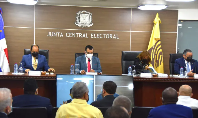 Junto Central Electoral propone disminuir en 75% financiamiento de precampaña y campaña