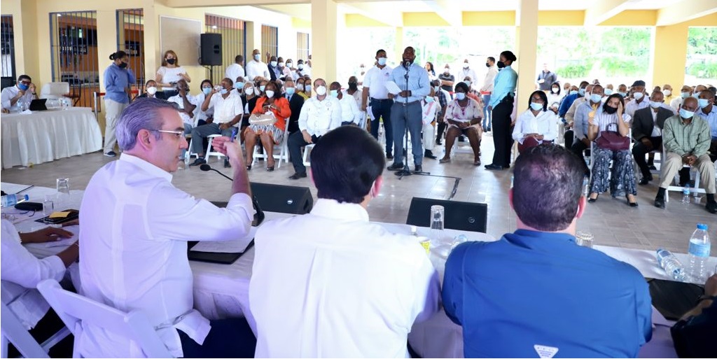 Presidente Abinader promete obras para San Luís, Boca Chica y La Caleta