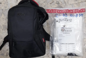 Más droga en el AILA! Interceptan joven de 24 años iba rumbo a NY con 3.14 kilos de cocaína en una mochila