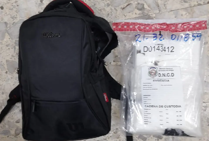Más droga en el AILA! Interceptan joven de 24 años iba rumbo a NY con 3.14 kilos de cocaína en una mochila