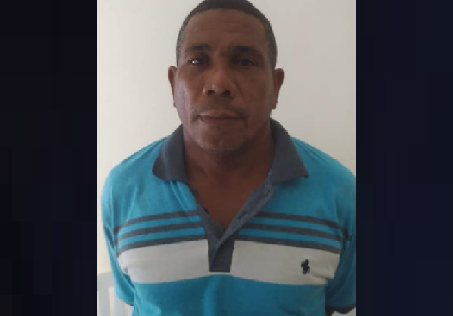 Se entrega a la Policía hombre mató de un cartuchazo en Nagua a joven de 20 tras una discusión por unas sábanas