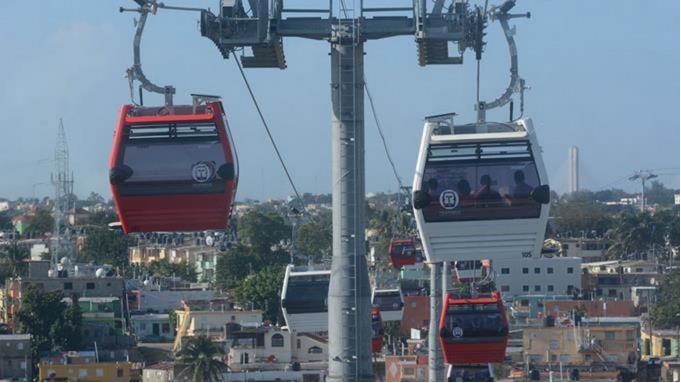Abinader ordena construcción de Teleférico en Santiago; conectará más del 50% de los barrios de la 