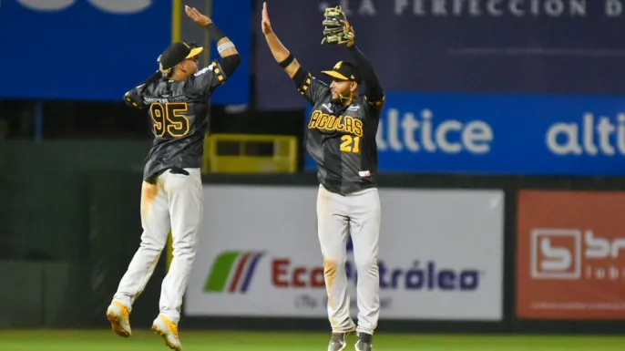 Ay las Aguilitas! Le propinan tremenda paliza al Escogido y mantienen su invicto; Los Gigantes aun no levantan cabeza