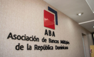 Bancos comerciales amplían horario de servicios; exigirá n presentación de vacunación a sus clientes para poder entrar