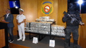 Ocupan en Barahona 276 paquetes de presunta cocaína; apresan a dos dominicanos y un colombiano