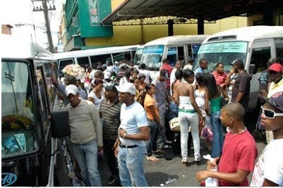 Usuarios del transporte publico deberán mostrar su tarjeta de vacunación para abordar las unidades
