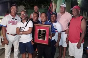 Grupo “Amigos del Duro” reconoce trayectoria deportiva del riosanjuanero  Jacinto Sandoval -Centella-