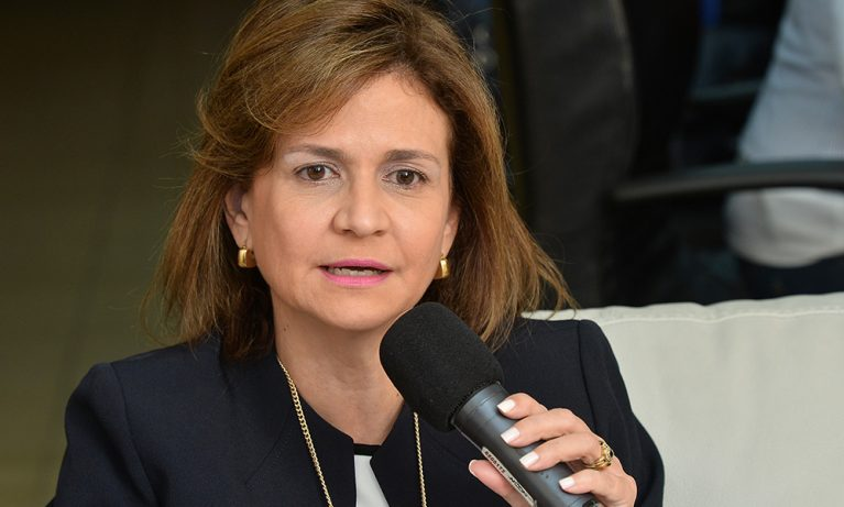 A fiestar en Navidad sin restricción! Vicepresidenta Raquel Peña dice no habrá toque de queda en diciembre
