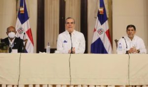 Gobierno crea fondo RD$1,600 MM para evitar aumento precios fertilizantes; da por controlada la peste porcina