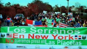 Serranos protestan en Nueva York contra la presa de Las Placetas