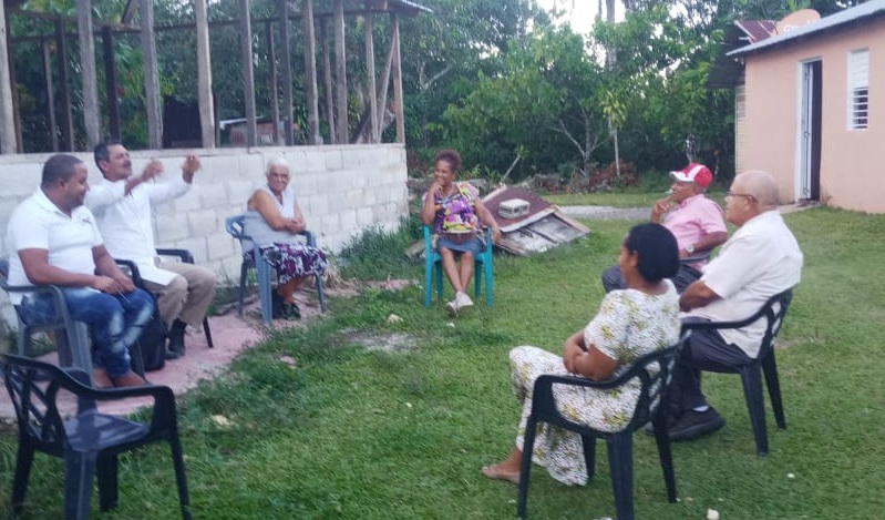 Comunitarios de Arroyo Sabana reclaman más atención de autoridades; piden arreglo de carretera y amagan con huelga