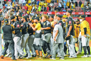 Clasificados! Las Aguilas levantan vuelo en el Quisqueya y desgarran a los Leones 5-3 para avanzar al Round Robin