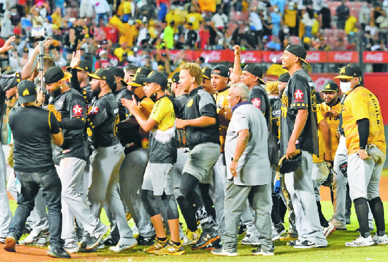 Clasificados! Las Aguilas levantan vuelo en el Quisqueya y desgarran a los Leones 5-3 para avanzar al Round Robin