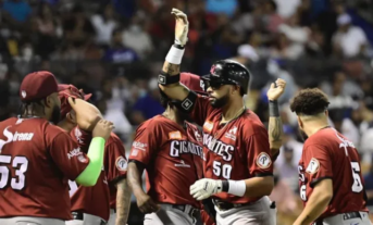 Gigantes blanquean al Licey y se mantienen invictos en el round robin; Las Aguilas caen por segundo día seguido