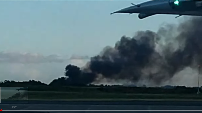 Cae avión con 9 personas a bordo cuando intentó aterrizar de emergencia en Las América; mueren todos sus ocupantes