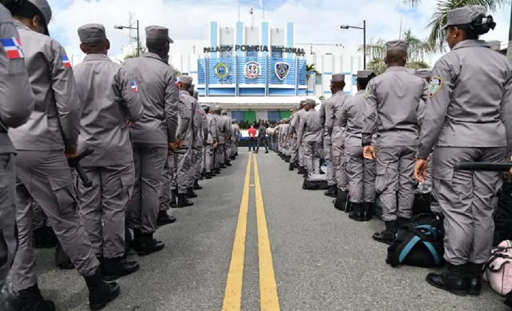 El salario mínimo de un policía será RD$20,000 desde enero