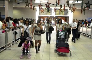 Abinader anuncia vuelos baratos y reembolso US$10 de impuestos 