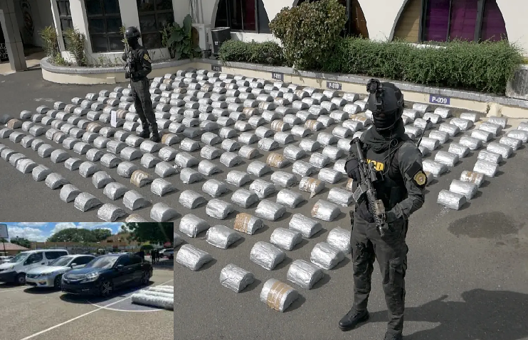 Ocupan 2, 227 libras, un kilo de cocaína y varias armas y vehículos en 4 allanamientos realizados en Santiago