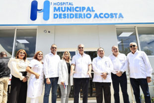 Presidente Luis Abinader inaugura remozamiento sendos hospitales en Gaspar Hernández y Río San Juan
