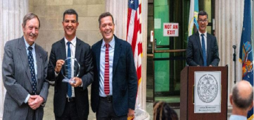 Comisionado DOT-NYC honrado con prestigioso premio 