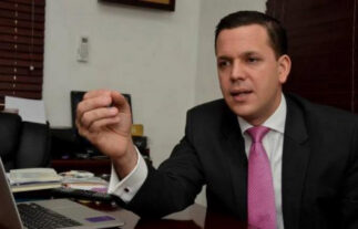 Lío semáforos se lleva al director del Intrant! Hugo Beras pide al presidente Abinader una licencia sin disfrute de sueldo