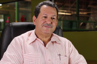 Unos van alante y otros van detrás! Abinader cancela director PROMIPYMES, Porfirio Peralta, por hacer rifa para reelección