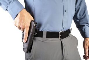 Ante constantes asaltos violentos contra bodegueros en NYC estos portarán armas de fuego