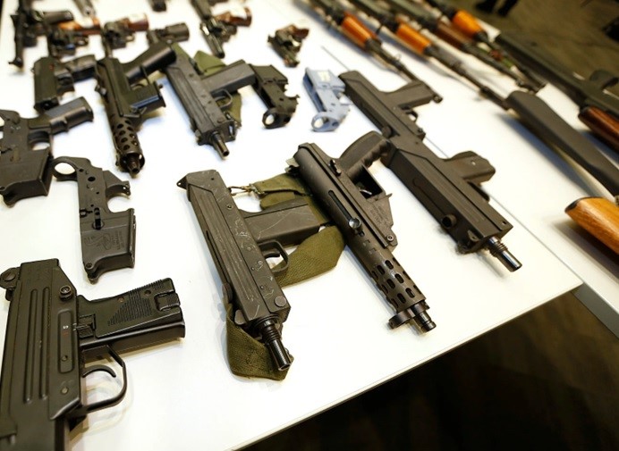 EUA tiene más armas de fuego que habitantes; situación preocupa a dominicanos NY