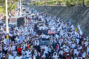 El PRM y aliados movilizan miles de personas en una marcha-caravana; Abinader dice dará 