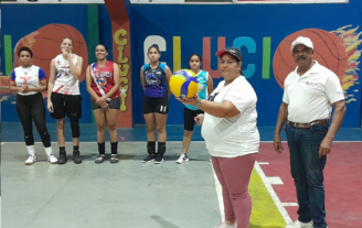 Mambuiche y Cluci ganan inicio pre superior voleibol en Santiago