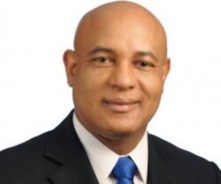 Denuncia incumplimiento aseguradora vehículos en RD