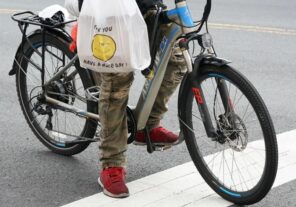 NYC activa primer sitio público carga de baterías para bicicletas eléctricas