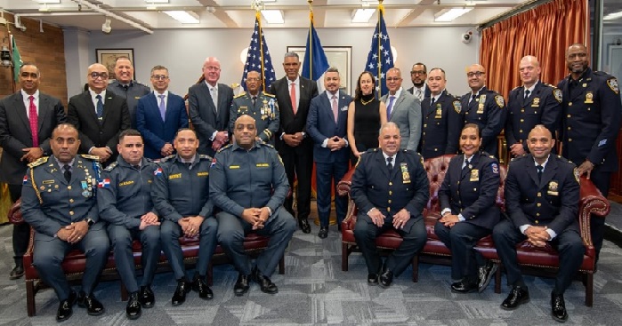 Policía RD y NYC firman acuerdo para combatir crimen en dominicana; Chú Vásquez presente