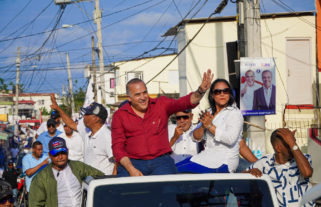 El senador de María Trinidad Sánchez y  candidato a la misma posición por PRM, Alexis Victoria realiza caravana en Nagua